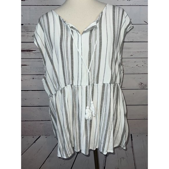 Torrid Shirt Blouse Plus Size 2 2X 2XL Peplum Rayon Striped Sleeveless Tassel - Picture 1 of 12